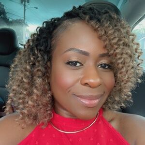 Meet your Posher, Cynthia